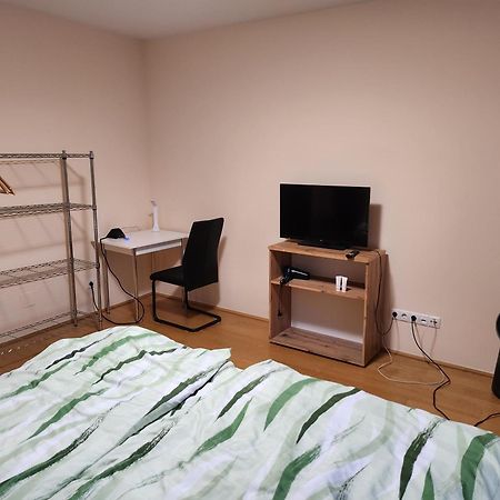 Appartement Perchtoldsdorf Schnell-Bahn / Bahnhof Liesing Extérieur photo
