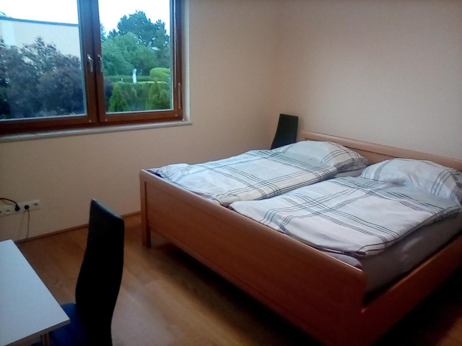 Appartement Perchtoldsdorf Schnell-Bahn / Bahnhof Liesing Extérieur photo
