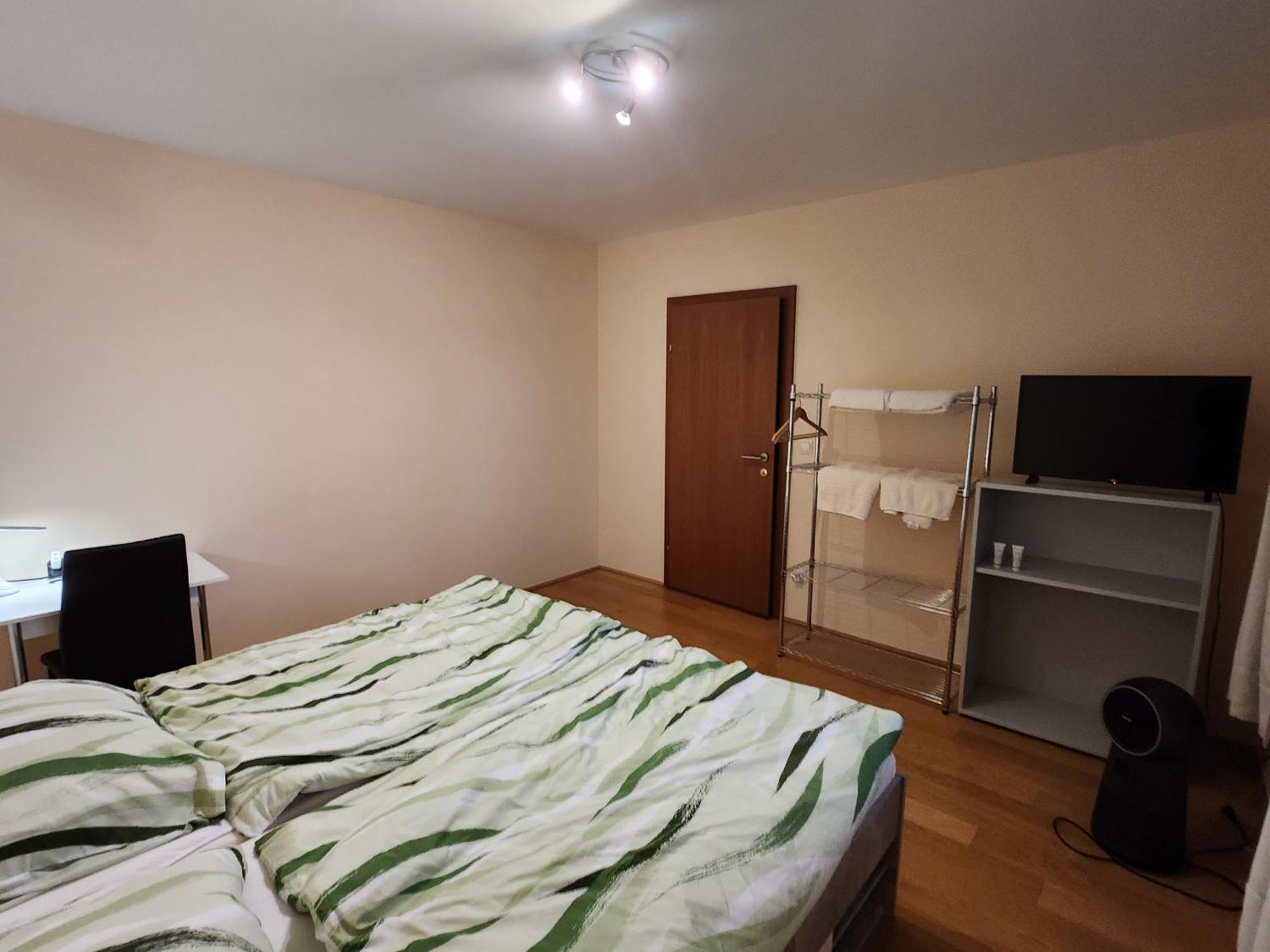 Appartement Perchtoldsdorf Schnell-Bahn / Bahnhof Liesing Extérieur photo